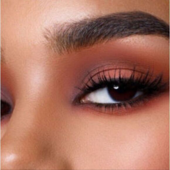 Too Faced Amaretto Whipped Chocolate Liquid Eyeshadow (Matte Mauve Brown) - Picture 8 of 12